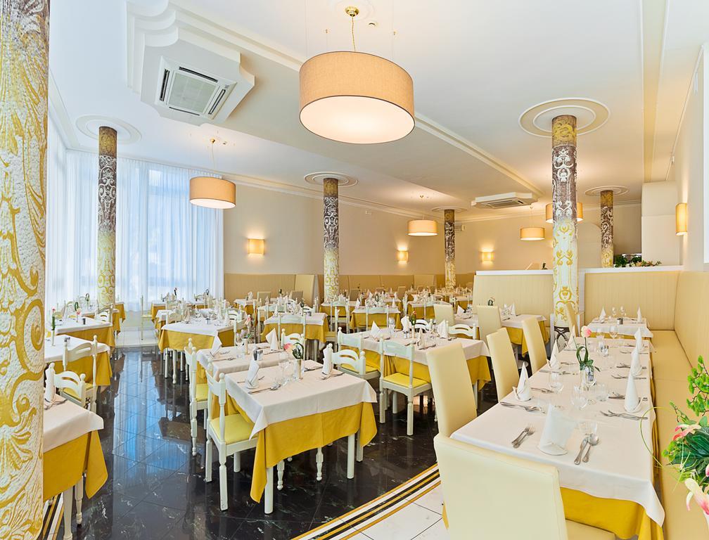 Hotel Montecarlo Bibione Bagian luar foto