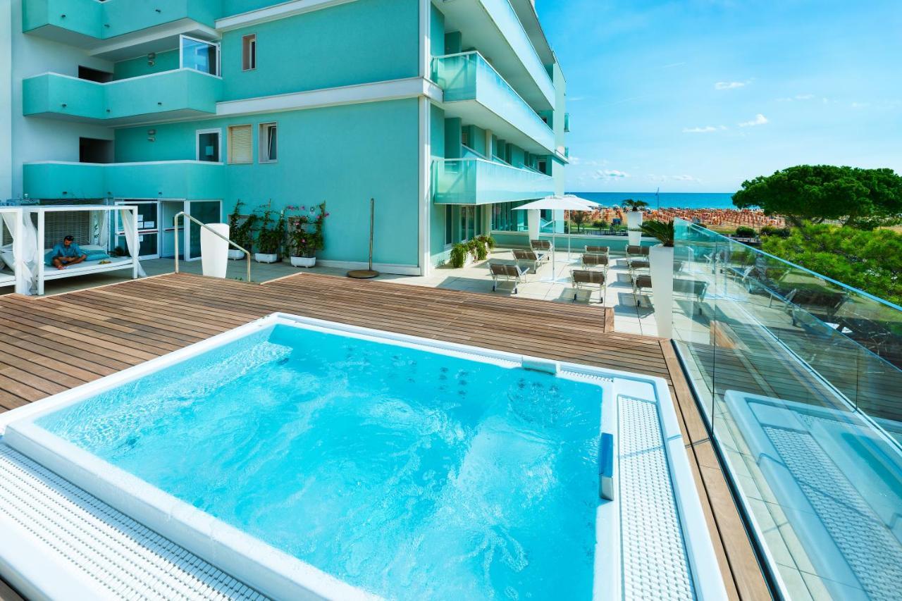 Hotel Montecarlo Bibione Bagian luar foto