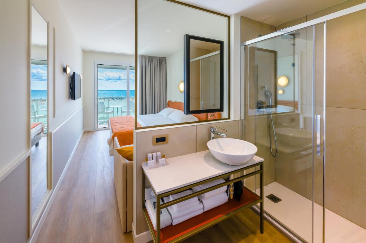 Hotel Montecarlo Bibione Bagian luar foto