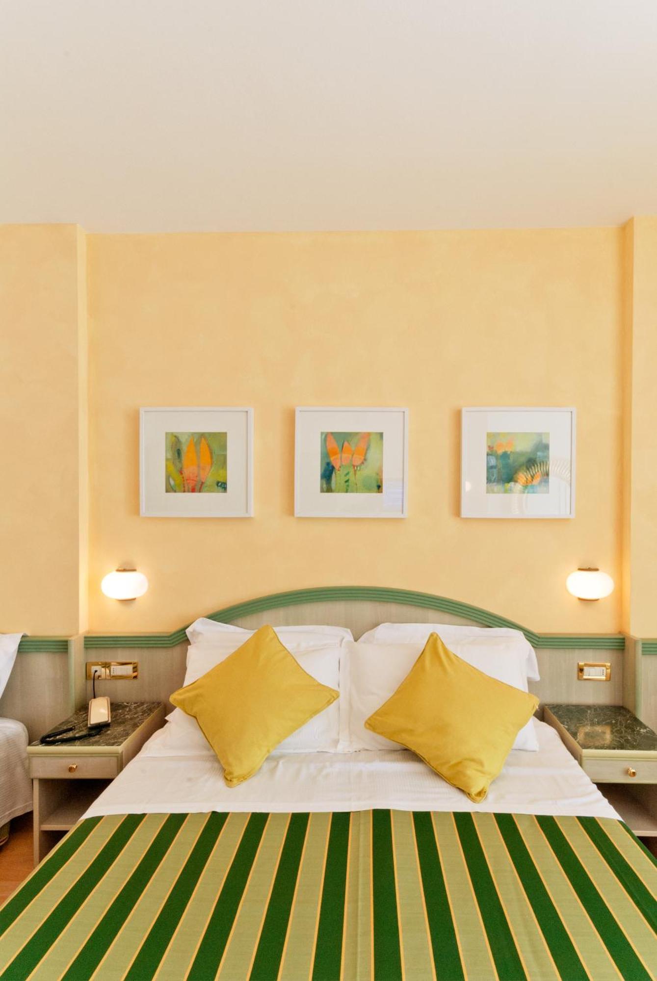Hotel Montecarlo Bibione Ruang foto