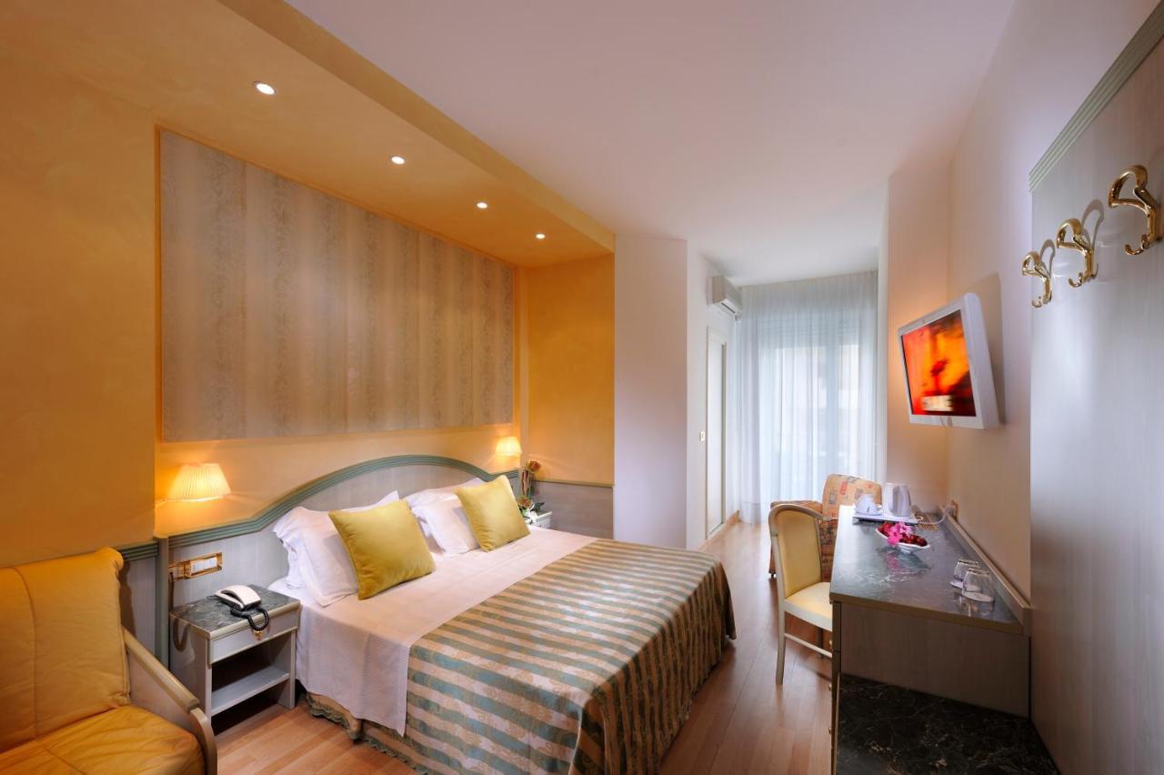 Hotel Montecarlo Bibione Bagian luar foto