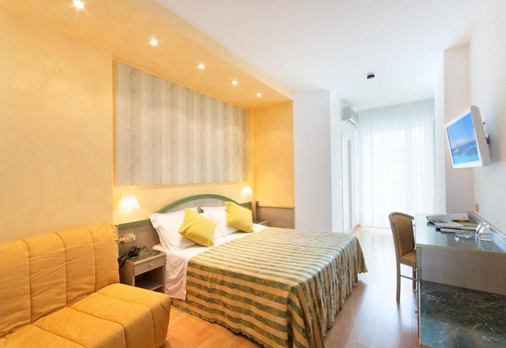 Hotel Montecarlo Bibione Bagian luar foto