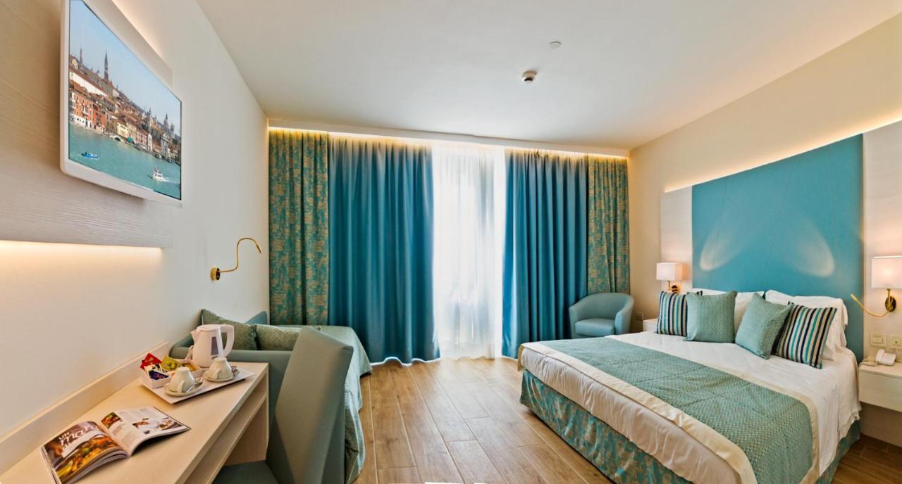 Hotel Montecarlo Bibione Bagian luar foto