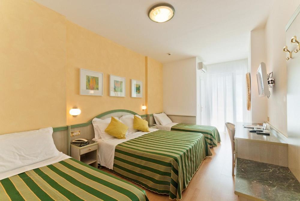 Hotel Montecarlo Bibione Bagian luar foto